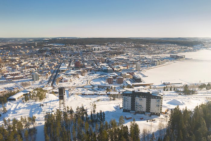 Bilden visar Örnsköldsviks stad i vintertid.
